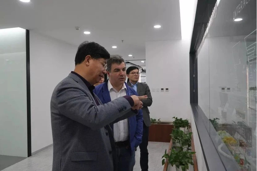 Nobel Laureate Professor Konstantin Novoselov Visits BGI: A Meeting of Minds at the Frontier of Graphene Research